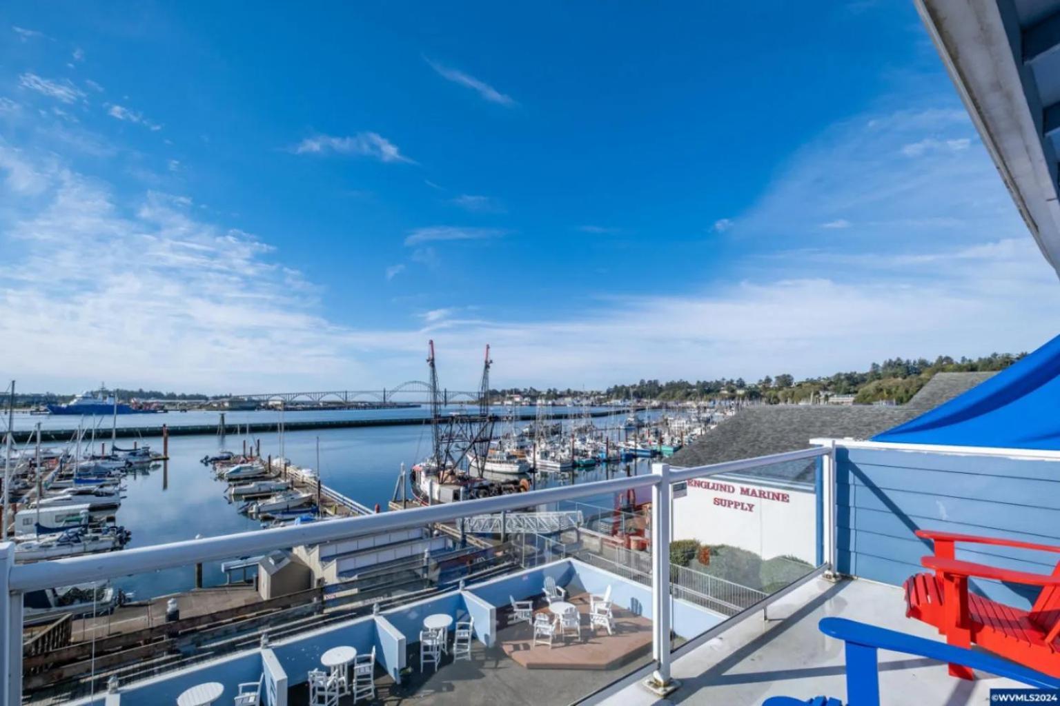 The Landing At Newport Condominium Hotel Экстерьер фото